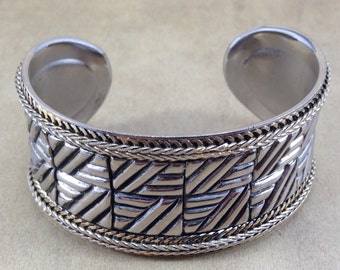 Vintage Cuff Bracelet Metallic Stripe Tier Textured Gold Silver Tone