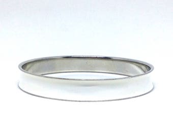 Vintage Gorgeous White Enamel Gold Tone Accent Bangle Bracelet