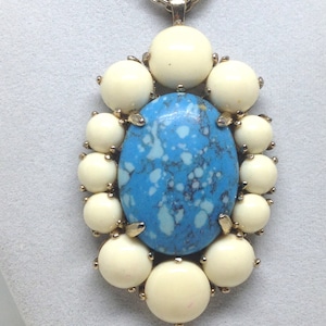 Vintage Estate Signed Ann Taylor Blue White Cab Gorgeous Necklace