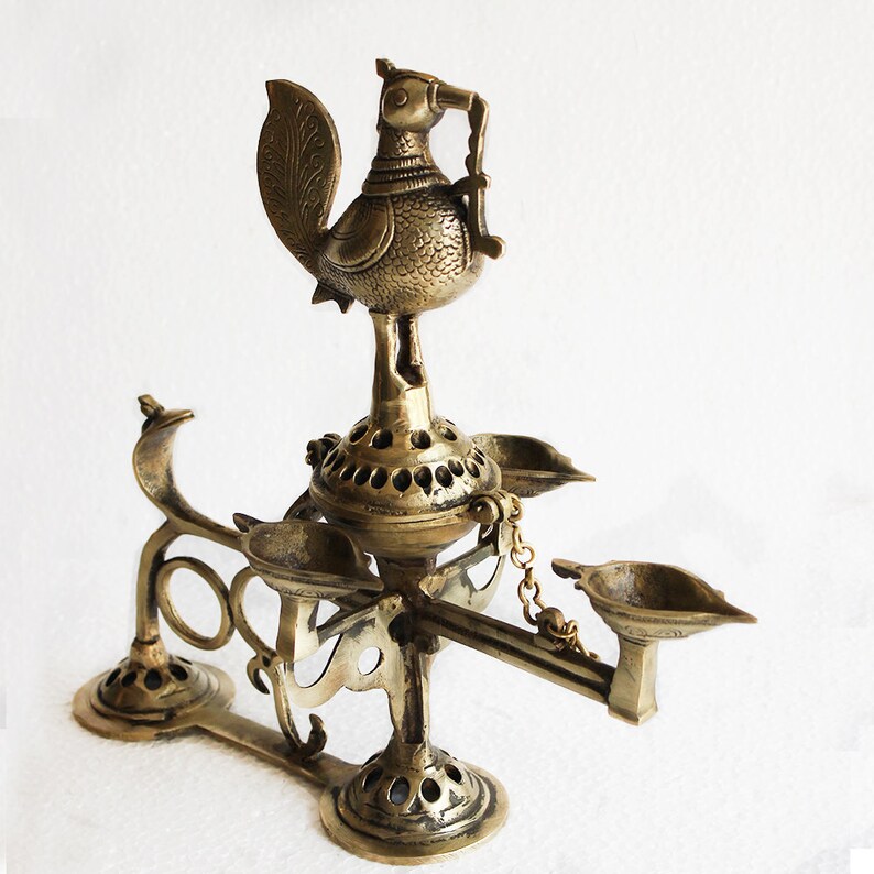 Exquisite Arti Prayer Oil Lamp With The Mythical Hamsa Hand Image 0