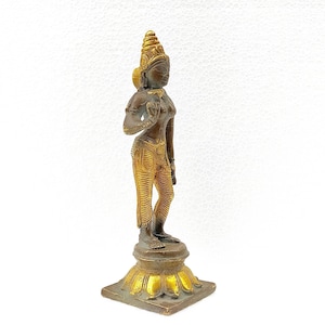 Brass Sculpture Of Parvati, Indian Goddess of Fertility, Love & Devotion, Ht 20 cm, Religious Home Decor, Copper Gold, Vintage Home Decor