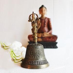 Vintage Buddhist Brass Bell For Meditation With Sound Of Om & Vajra Dorje, Ht 18 x Dia 9.5 cm, Home Decor, Buddhist Prayer Bell, Prayer Bell