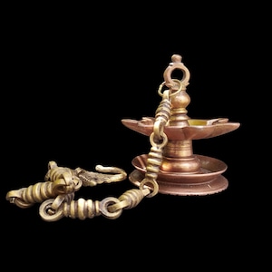 Thooku Vilakku - Heritage Brass Oil Lamp From South India, Length 76 cm x Diameter 12 cm, Home Decor, Traditional Brass Lamp, Prayer Lamp