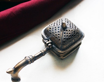Vintage Brass Incense Burner, Incense Holder With Handle, Indian Brass Handicraft, L 16 cm x W 7 cm x Ht 8 cm, Home Decor, Vintage Home,