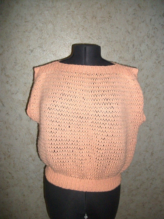 80s Crocheted Cropped Sweater Vest Boat Neck Sleeveless Pastel Peach 1980s Boho Style Retro Fashion Valley Girl Womens Large