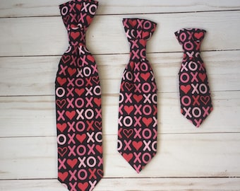 Pawtastic XOXO Valentines Dog / Cat Neck Tie