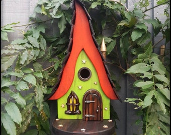 THE GRINCH birdhouse/bird house /handmade /Garden art /bird houses /birdhouses/customizable colour choice