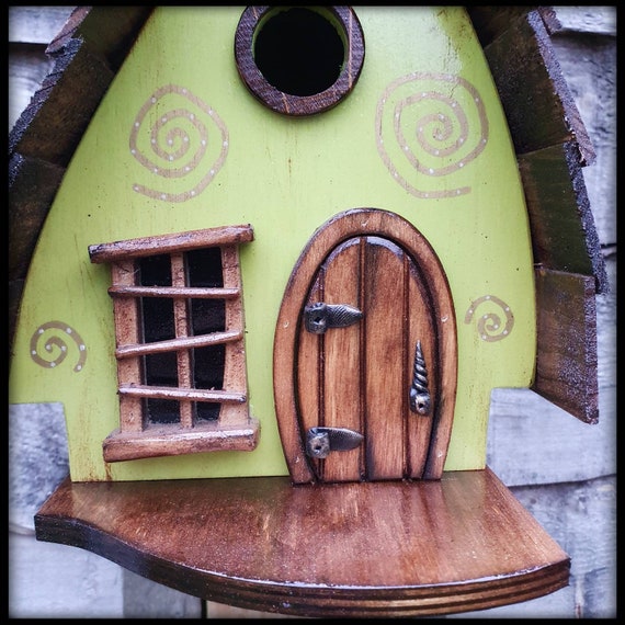 Glitzhome Casetta Per Uccelli A Tre Livelli In Legno Invecchiato Verde Con Persiane - 12,7x10,2x45,7 Cm - Decorazione Da Giardino Fatta A Mano - 2
