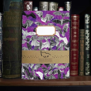 Cuaderno de tapa blanda A5 con 36 páginas lisas de murciélago chiroptera - Hecho con materiales reciclados - Diseño de murciélago dibujado a lápiz a mano