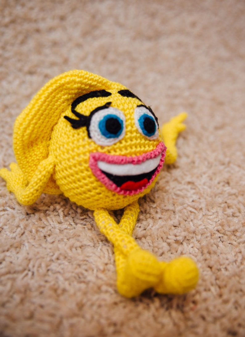 Emotion Emoji smile face Toy amigurumi Crochet pattern image 5