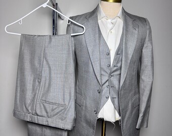 British Crown Clothes 3-Piece Suit Mens 38R W30 Grey Pinstripe Peak Lapel Vtg
