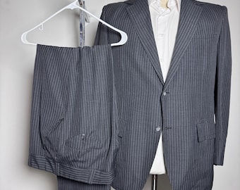 1970s Suit Mens 44R 36x31 Grey Pinstripe Vintage 2pc Wool