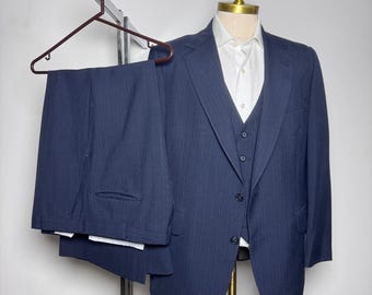 Allyn St. George 3-Piece Suit Mens 40R 36W Navy Blue Pinstripe Wool Blend Vtg