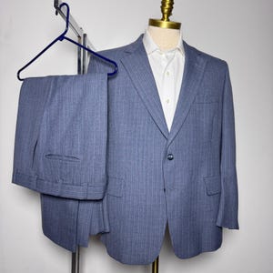 Abito da uomo Hart Schaffner & Marx anni '70, taglia 44R (40x26), blu gessato, vintage, 2 bottoni, lana.