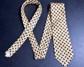 Brooks Brothers Necktie Mens OS Yellow Paisley Silk Printed in England Vintage