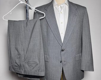 Hart Schaffner & Marx Suit Mens 42R 34x30 Grey Pinstripe Wool Vintage 2-Piece