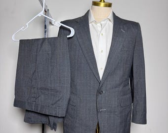 1980s Vintage Carter's Men's Shop Suit Mens 38S 31x24 Grey Glen Plaid Wool