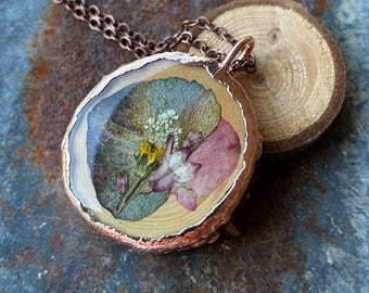Copper Necklace with Flowers and Resin, Electroformed Pendant, Real Flower Jewelry, Natural, Unique Nature Gifts, Floral, Copper Jewelry