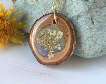 Real Pressed Flower and Resin Wood Necklace, Nature Inspired, Floral Pendant, Unique Gifts, Botanical, Earthy, Dried Flowers, Wooden Jewelry