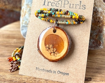 Natural, Multicolored Seed Bead Necklace with Wood Slice Pendant, Flowers in Resin, Bohemian, Colorful Beaded Choker, Botanical Jewelry