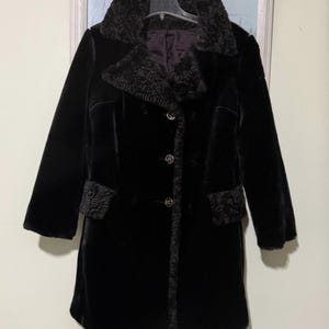 ILGWU Vintage Black Acrylic Faux Fur Brown Collar Trim Women Coat SIZE: 10