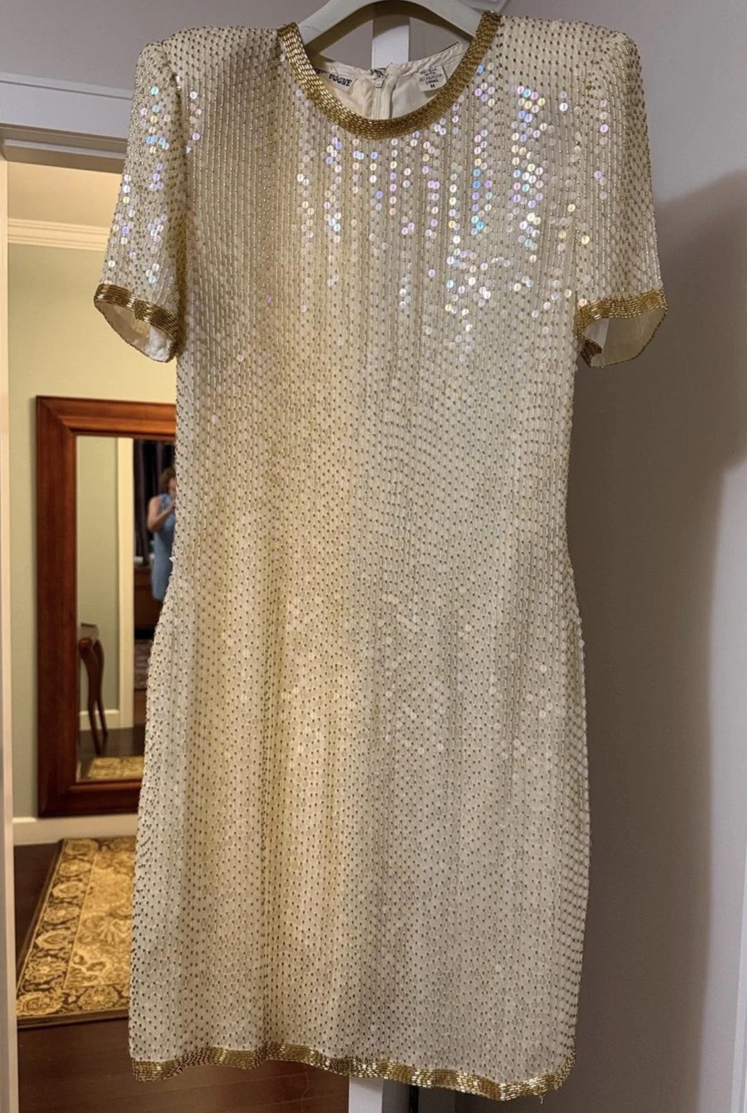 Right Vogue Vintage Silk Beaded Big Shoulder Short Sleeve Cream Gold Dress Size: M
