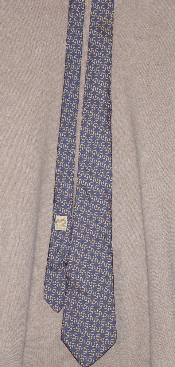 Hermes 7197 Gray Blue Gold Silk Print Tie
