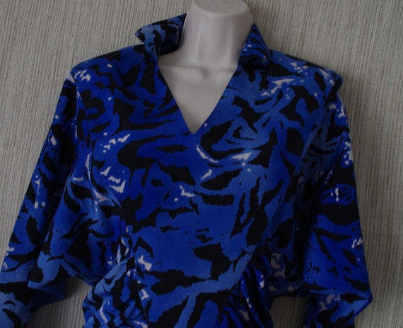 VINTAGE BELTRAMI Italy Silk Blue Print Asymmetric… - image 2