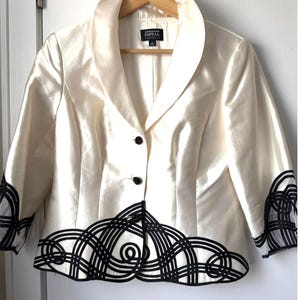 Adrianna Papell Women’s Silk White W/Black Trim Evening Blazer Jacket Size 10 image 1