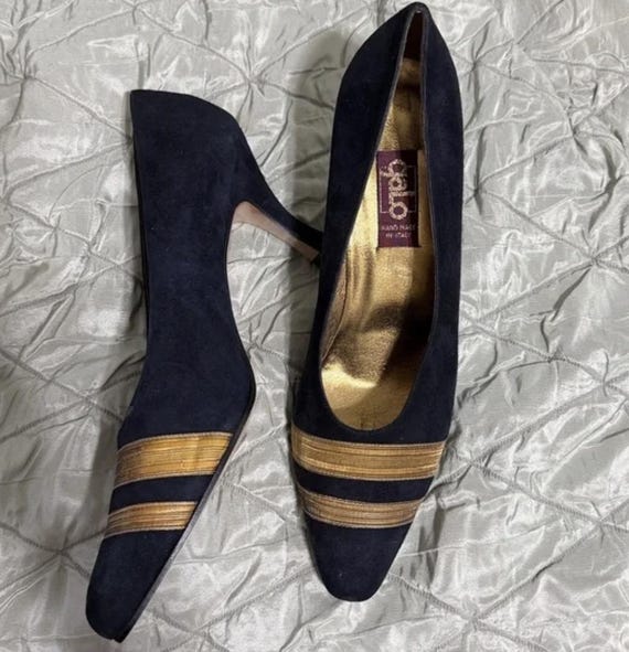 gold heels with navy dress Gold Heels With Navy Blue Dress