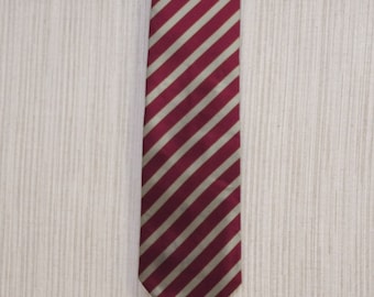 Giorgio Armani Cravatte Men's Red Striped Silk Necktie  55,5"x 3.75"