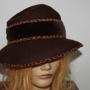 Toucan New York Brown Print Women Bucket Hat
