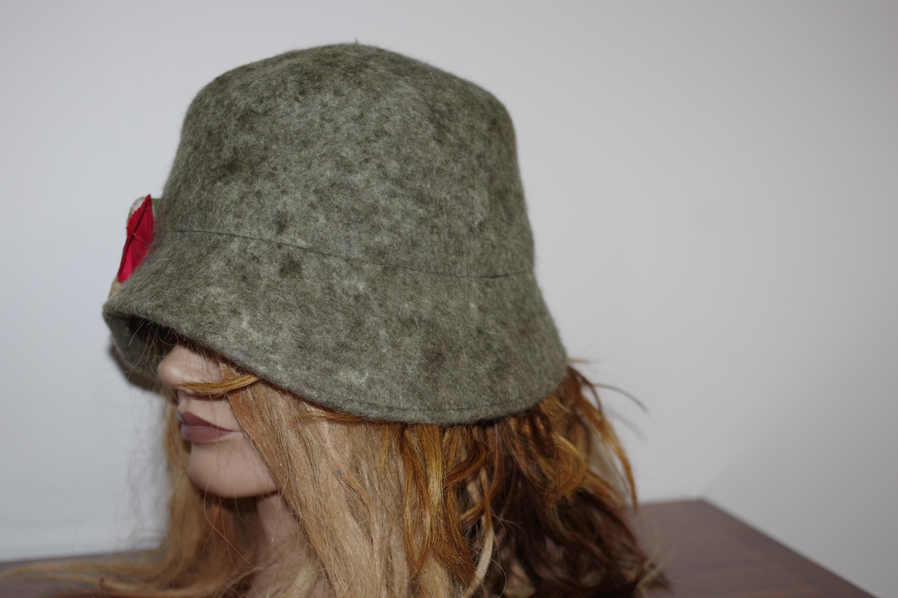 bedacht by simon schulz Geen Gray wool cashmere cloche hat Bedacht by Simon Schulz Geen Gray Wool Cashmere Cloche Hat  main image 2