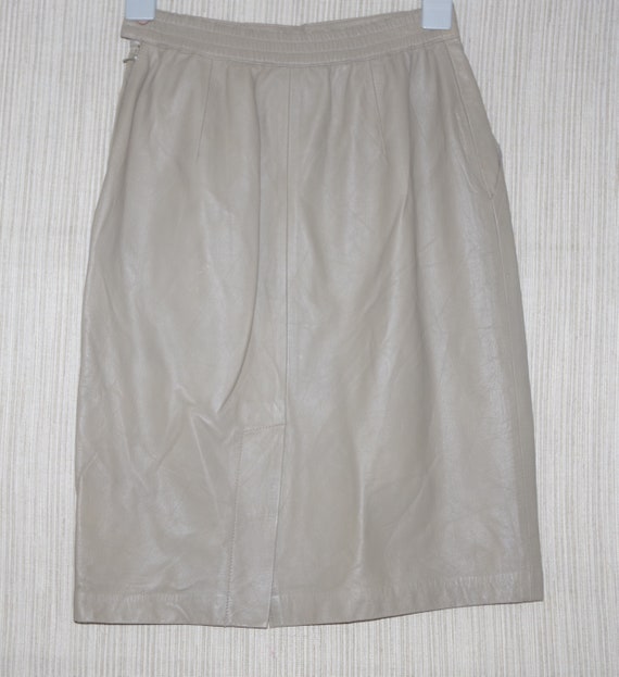 Nancy Heller Taupe Leather Mini Skirt size:1 - Gem