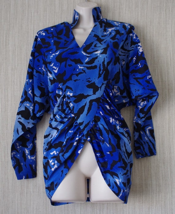 VINTAGE BELTRAMI Italy Silk Blue Print Asymmetric… - image 1