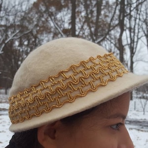 Vintage H. B. Inc Cream with Gold Trim Wool & Mohair Hat, Made in USA, 23&quot; 1950&#39;s
