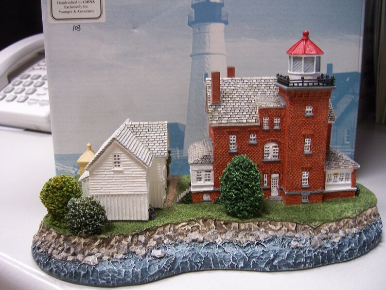 MIB Harbour Lights 237 South Bass Island