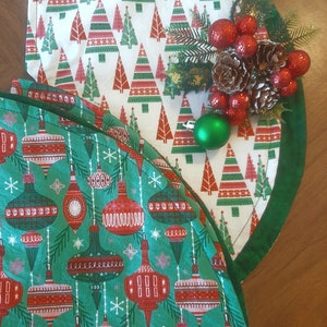 17 In Vintage Look Trees Skirt, Retro Tree Skirt, Christmas Mini Tree Skirt