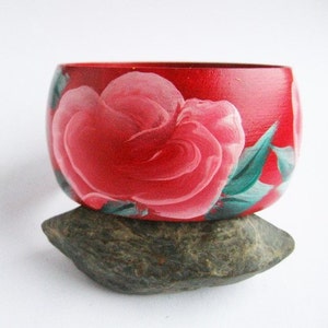 Hand-painted wood bracelet FLOWERS beautiful green and red Ecological image 3