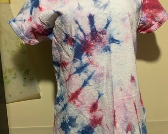 Spiral tie-dyed tshirt, size large