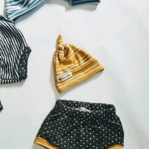 Mustard Charcoal Polka Dot Baby Shorts/ Newborn Bummies/Shorties/ Gender Nuetral/Baby Gift Outfits/ Summer clothing/ Spring Outfit/Unisex