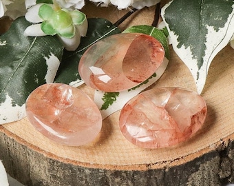 Hematitkvarts ficksten - palmsten - cabochon handsten polerad natursten ädelsten trumlad platt skiva