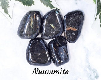 Nuummite Crystal - Tumbled Stone - Polished Gemstone / Nature • Earth • Spirituality / Smooth Pebble Round Pebble Real Nuummit Greenland