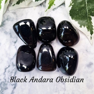 Puede incluir: Seis piedras lisas de obsidiana negra. Obsidiana negra Andara.