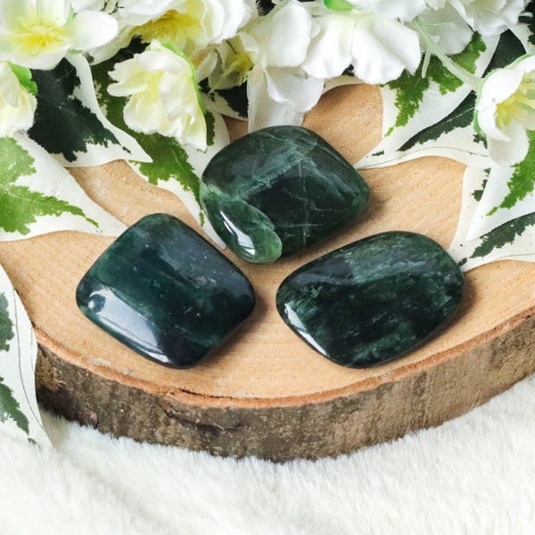 Green Kyanite Pocket Stone - Palm Stone - Hand Stone - Cabochon Natural Polished Crystal Gemstone Flat Cuddle Tumbled Healing Gem Disk Raw