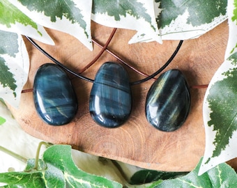 Hawk&#39;s Eye Polished Necklace Pendant - Drilled Stone Jewelery - Oval Pierced Smooth Bead Gemstone Insight • Self-Confidence • Protection