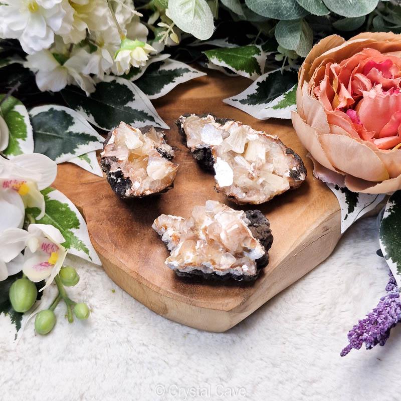 Raw Stellerite Cluster / Rough Natural Stone Lump / Crystal Decoration Interior Sculpture / Mini Chunk Nugget Gemstone Altar Geode Zeolite