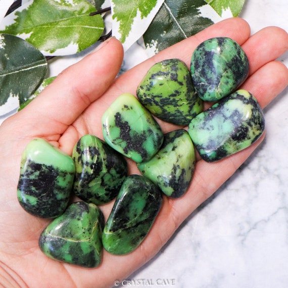 Piedra preciosa de jade nefrita negra y verde Piedra de tambor Piedra de  mimo / Paz Equilibrio Abundancia / Piedra Pulida Roca mineral negra pulida  -  México