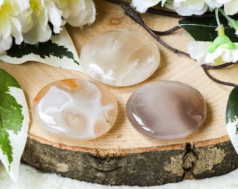 Lavendel Chalcedon Taschenstein - Palmenstein - Cabochon / Cabochon Handstein poliert Naturstein Edelstein Trommelstein flache Scheibe dünn