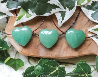 Collana con ciondolo a forma di cuore in avventurina verde - Gioielli con pietra traforata Cuore di cristallo - Pietra preziosa naturale San Valentino Fortuna • Prosperità • Ricchezza